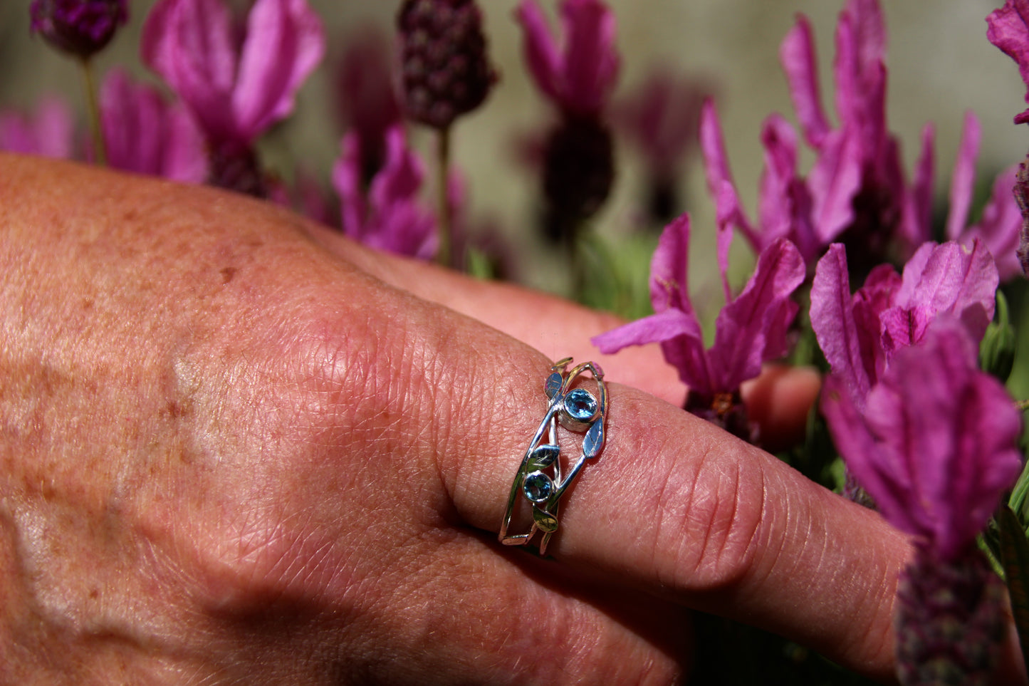 Bague sertie de deux aigues marines