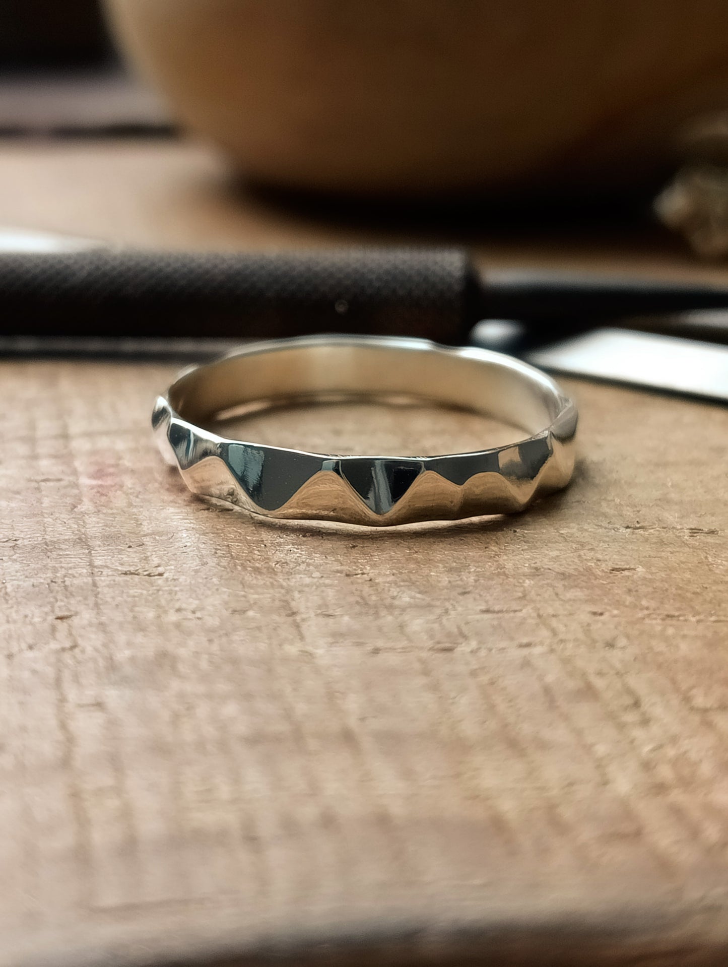 Bague facettée