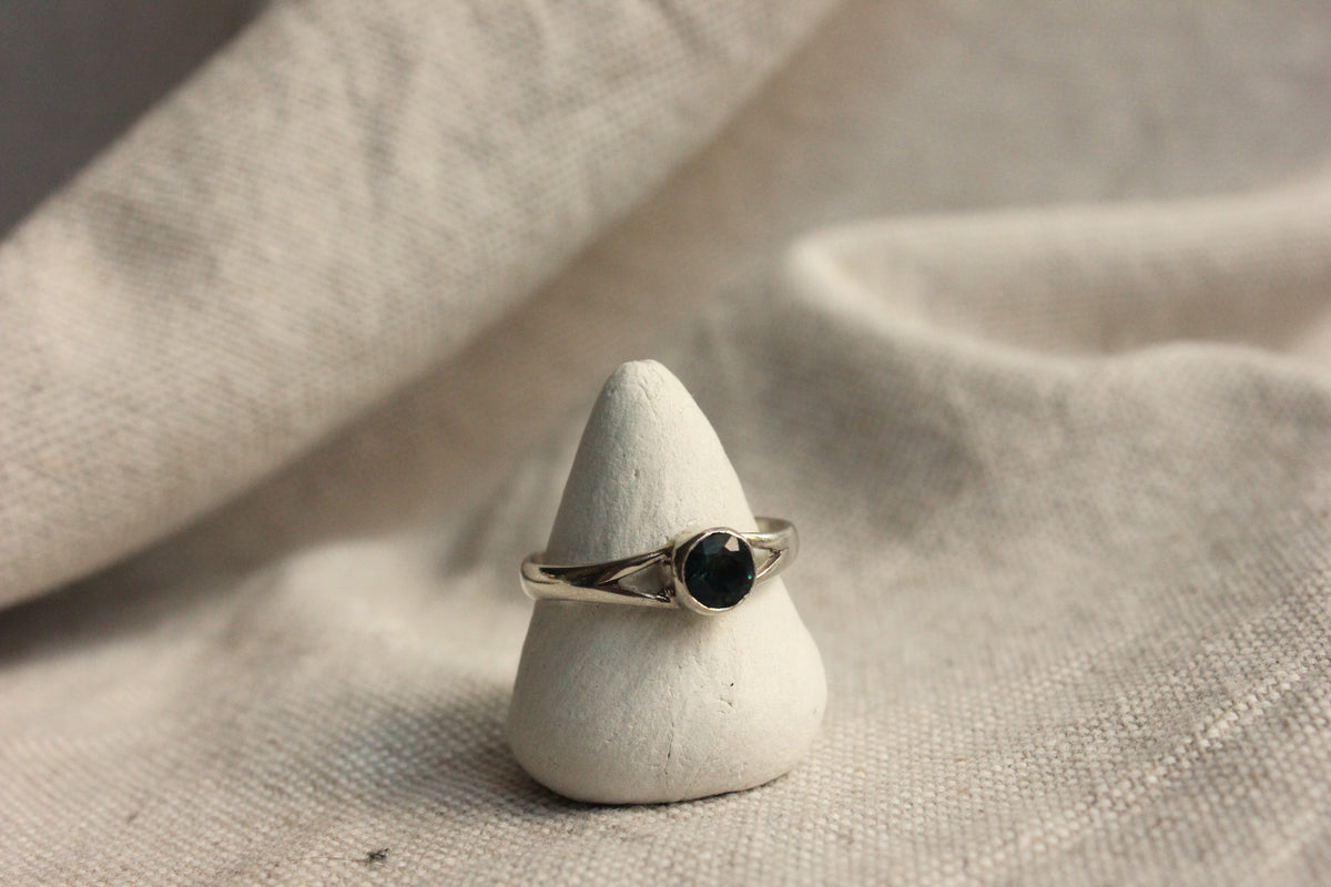 Bague Alma - sertie d'un saphir