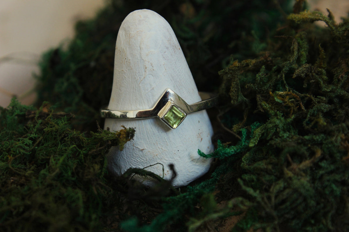 Bague Sophia - sertie d'un péridot