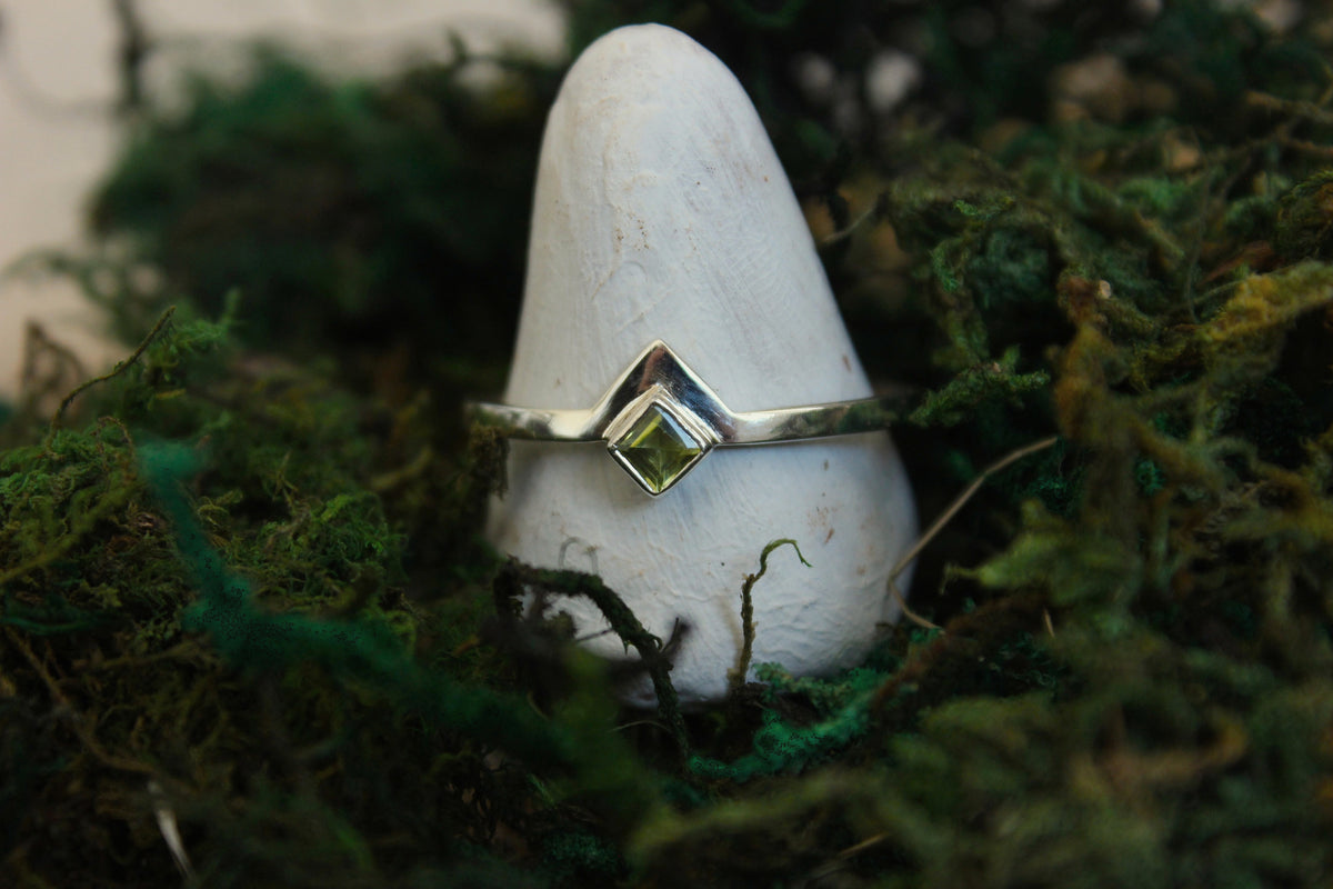 Bague Sophia - sertie d'un péridot