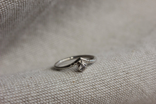 Bague Iris - sertie d'un zircon