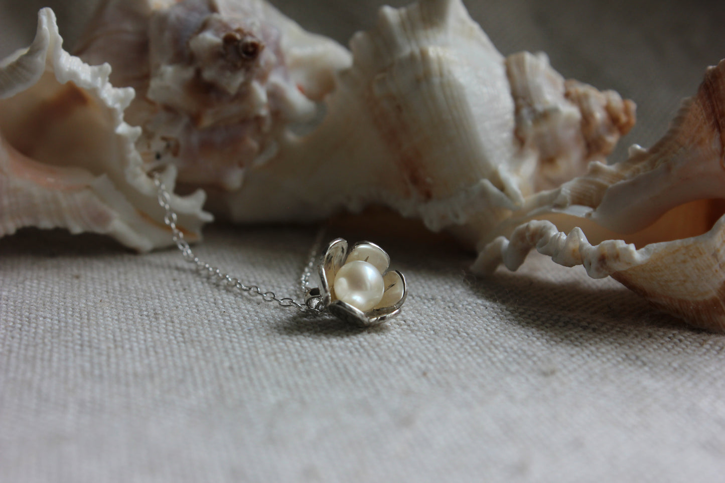 Collier fleur et perle d'eau douce